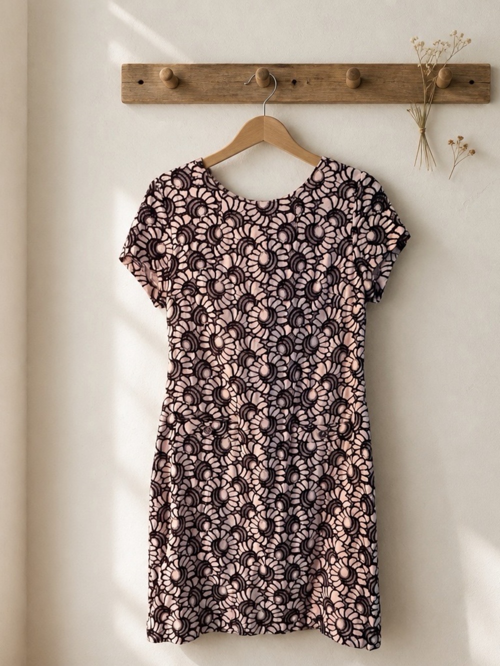 Tommy Hilfiger Peachy Pink and Black Shift‎ Mini Dress Size 8